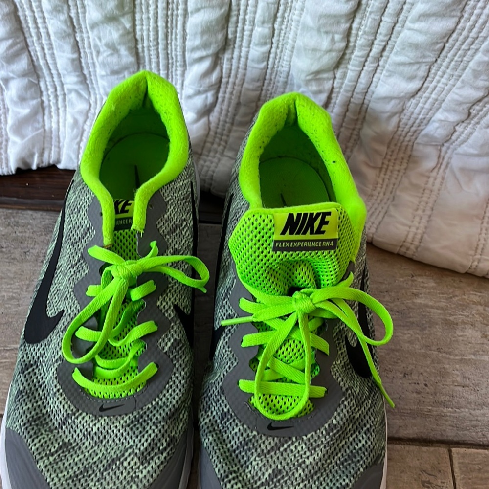 Nike Flex Experience Running Shoe